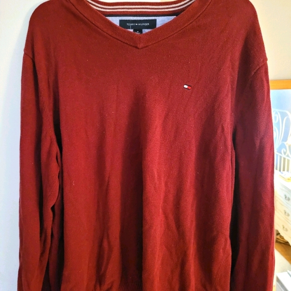 Tommy Hilfiger sweater - Picture 2 of 2